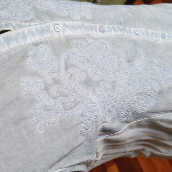 rxb Sleevess Lt Blue Floral Buttin Down Top M - Picture 3 of 9